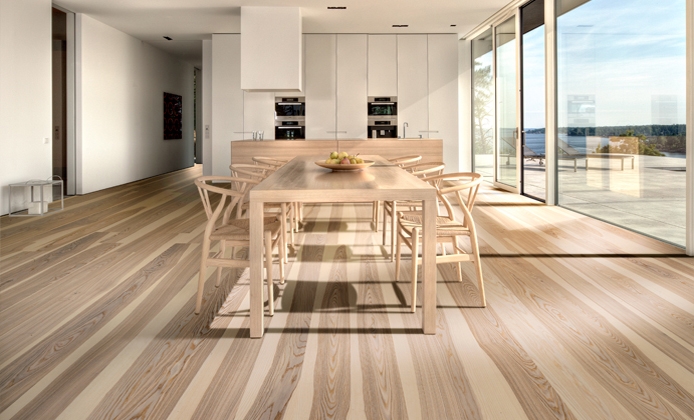 Паркетная доска Kahrs Песочная Ясень Сендвиг Sandvig 151L87AK0VKW220 Lively 2266×187×15 фото в интерьере